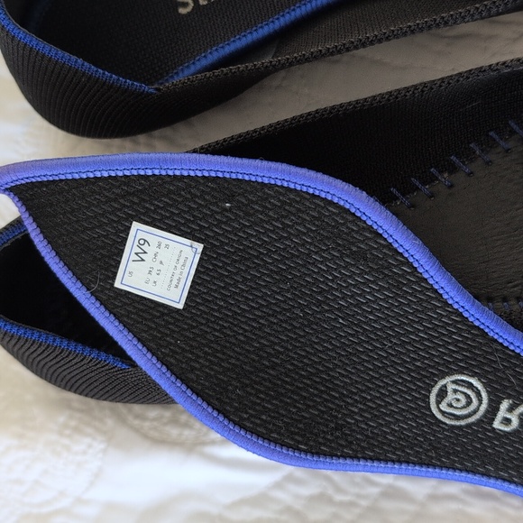 Rothy's Pointed Toe Black Flats, Sz 9 - Picture 2 of 6